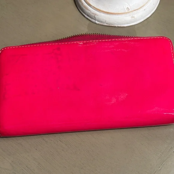 Dooney & Bourke Pink Wallet minor call pen mark inside and one the back - Picture 5 of 5